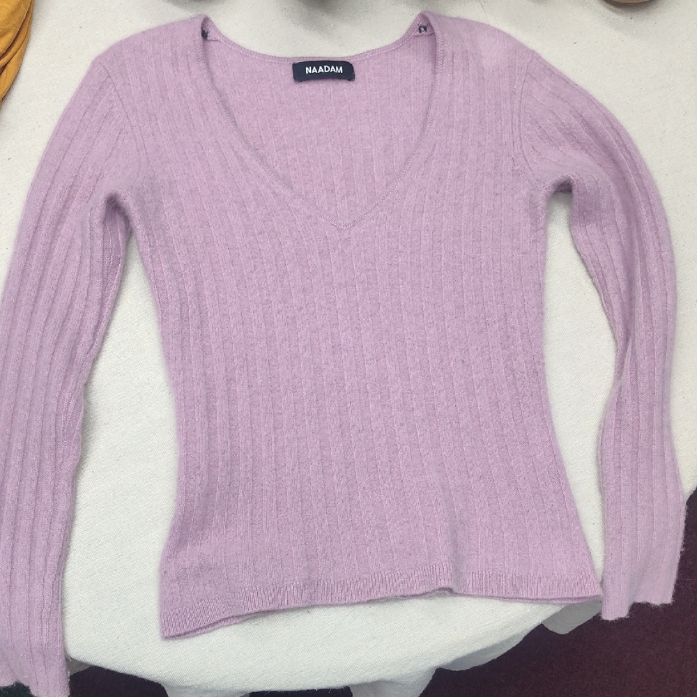 NAADAM Women's Light Pink Cashmere V-Neck Sweater